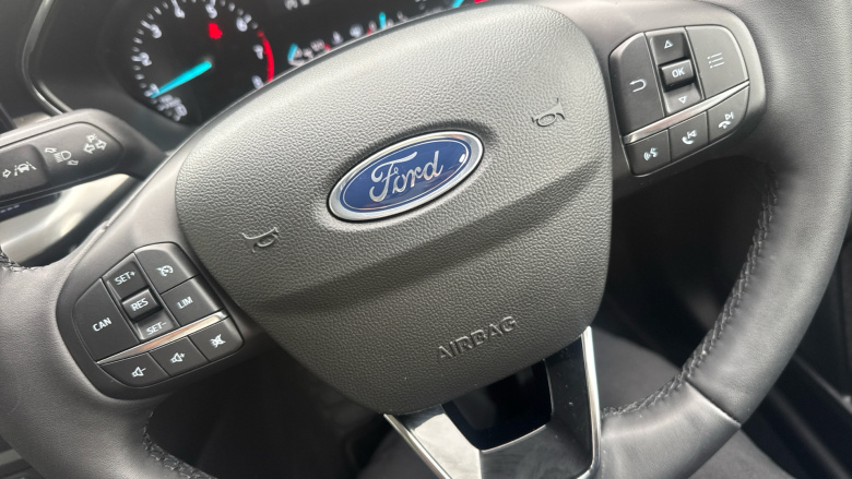 Ford Focus 1.0 EcoBoost Hybrid mHEV 155 Titanium 5dr Petrol Hatchback